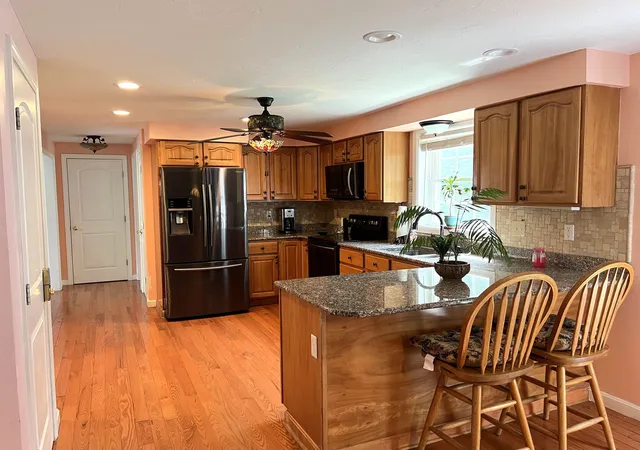 2nd image of 79 Sargent Rd, Sandown, NH 03873 | MLS# 5105084