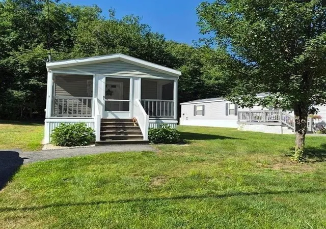 1st image of 9 Parklane Rd, Hampstead, NH 03841 | MLS# 5105089