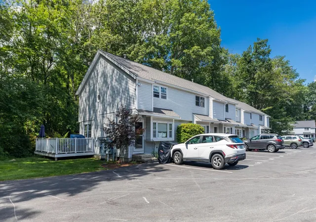 Photo 3 of Townhouse for sale at 777 Middle Rd #60, Portsmouth, NH 03801 | MLS# 5105127 | Listing updated on 2026-09-21
