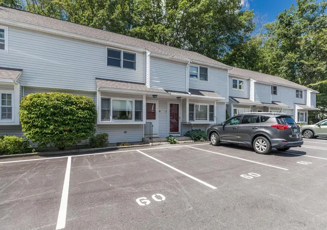 Photo 4 of Townhouse for sale at 777 Middle Rd #60, Portsmouth, NH 03801 | MLS# 5105127 | Listing updated on 2026-09-21