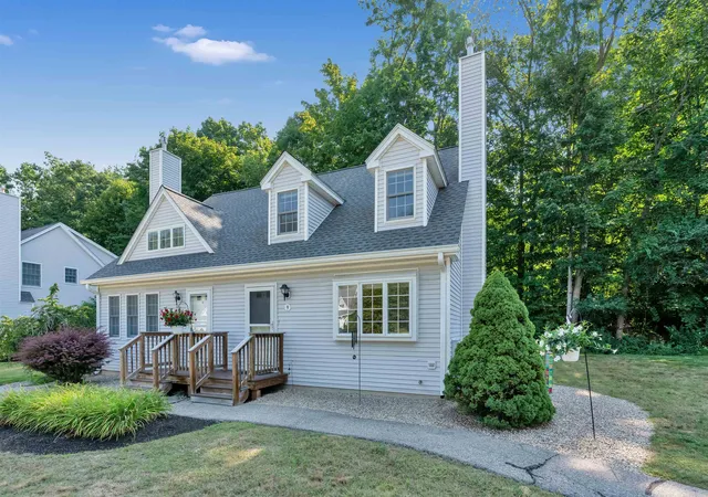 Photo 2 of Condo for sale at 9 Wingate Ln, Dover, NH 03820 | MLS# 5105153 | Listing updated on 2026-09-18