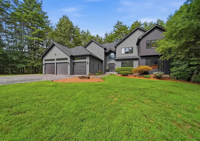 Photo 3 of Sale Pending at 5 Cummings Ln, Hollis, NH 03049 | MLS# 5105157 | Listing updated on 2026-08-24