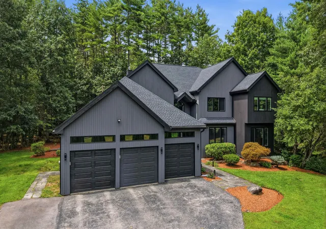 Photo 3 of Sale Pending at 5 Cummings Ln, Hollis, NH 03049 | MLS# 5105157 | Listing updated on 2026-08-24