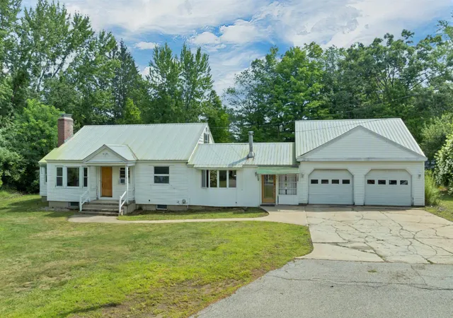 2nd image of 27 Village Ln, Conway, NH 03818 | MLS# 5105161