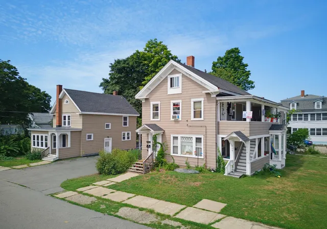 1st image of 216 N Main St, Rochester, NH 03867 | MLS# 5105176