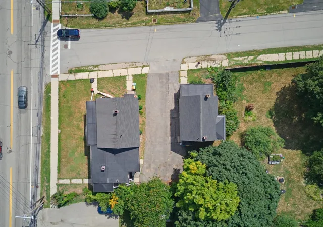 2nd image of 216 N Main St, Rochester, NH 03867 | MLS# 5105176