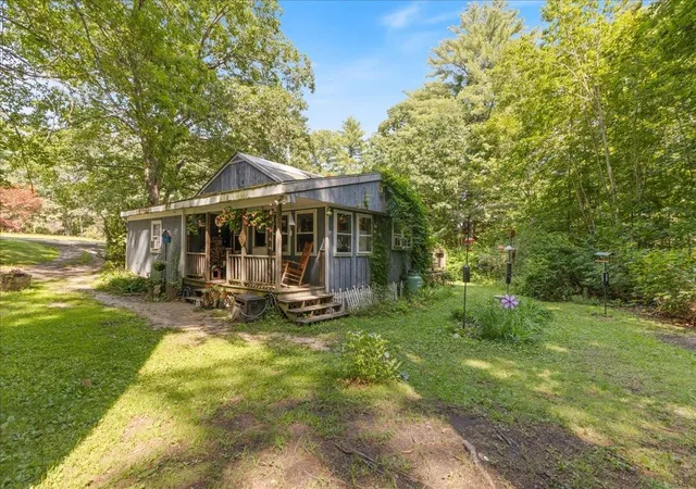 Photo 2 of Single family home for sale at 26 Blake Rd, Epping, NH 03042 | MLS# 5105178 | Listing updated on 2026-08-28