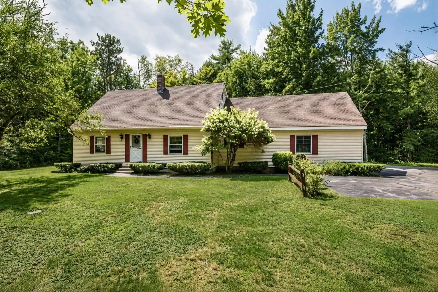 Photo 1 of Single family home for sale at 141 Red Eagle Brk Rd, Conway, NH 03818 | MLS# 5105179 | Listing updated on 2026-10-20