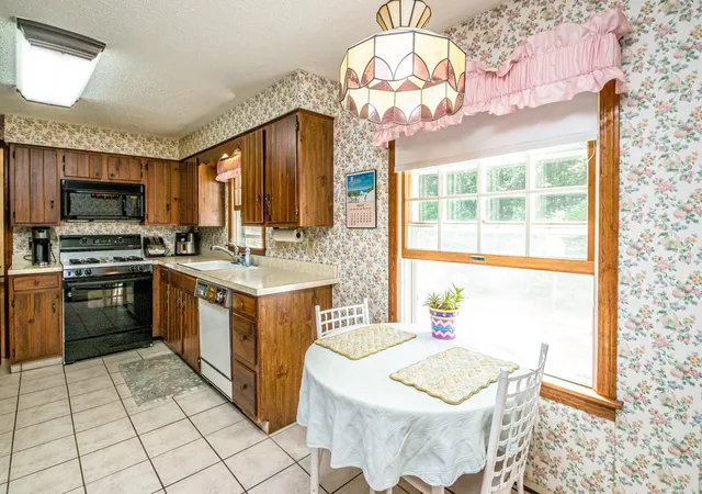 Photo 4 of Single family home for sale at 141 Red Eagle Brook Rd, Conway, NH 03818 | MLS# 5105179 | Listing updated on 2026-10-07
