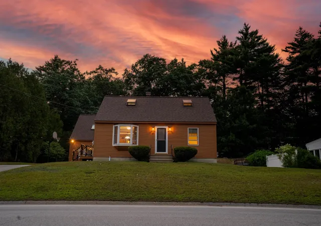 1st image of 37 Glenwood Ave, Dover, NH 03820 | MLS# 5105180