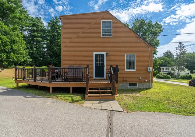 Photo 3 of Single family home for sale at 37 Glenwood Ave, Dover, NH 03820 | MLS# 5105180 | Listing updated on 2026-09-27