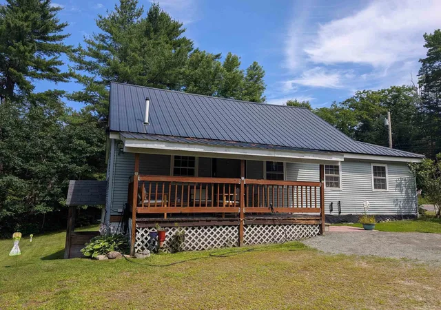 2nd image of 143 Elm St, Lancaster, NH 03584 | MLS# 5105182