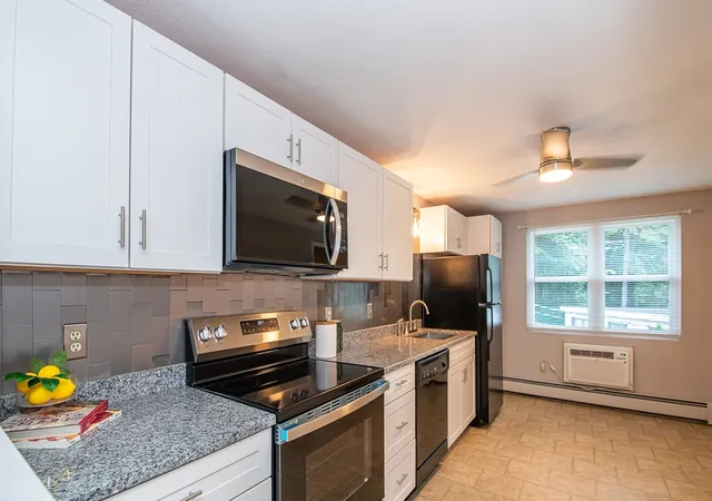 2nd image of 33 Garden Rd #11, Plaistow, NH 03865 | MLS# 5105202