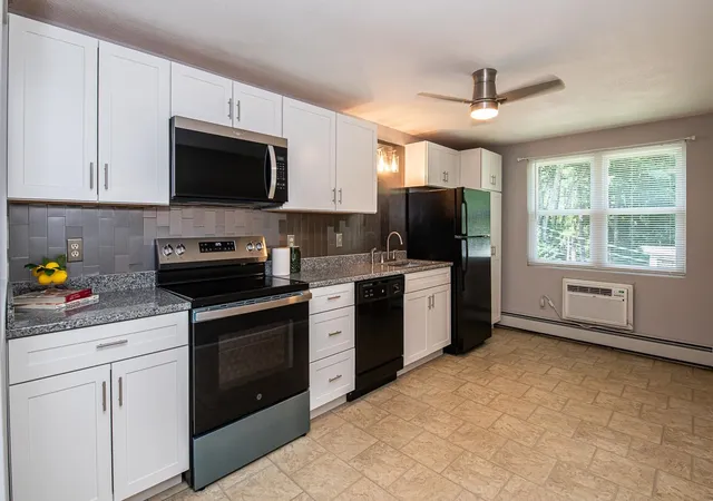 3rd image of 33 Garden Rd #11, Plaistow, NH 03865 | MLS# 5105202