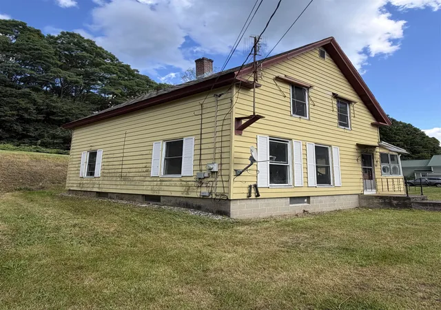 2nd image of 109 Northfield Rd, Hinsdale, NH 03451 | MLS# 5105214