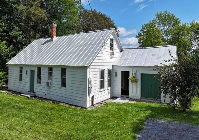 Photo 2 of Single family home for sale at 215 School St, Shoreham, VT 05770 | MLS# 5105235 | Listing updated on 2026-08-30