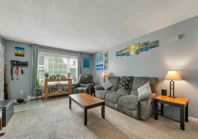 Photo 3 of Single family home for sale at 616 Springbrook Cir, Portsmouth, NH 03801 | MLS# 5105238 | Listing updated on 2026-08-31