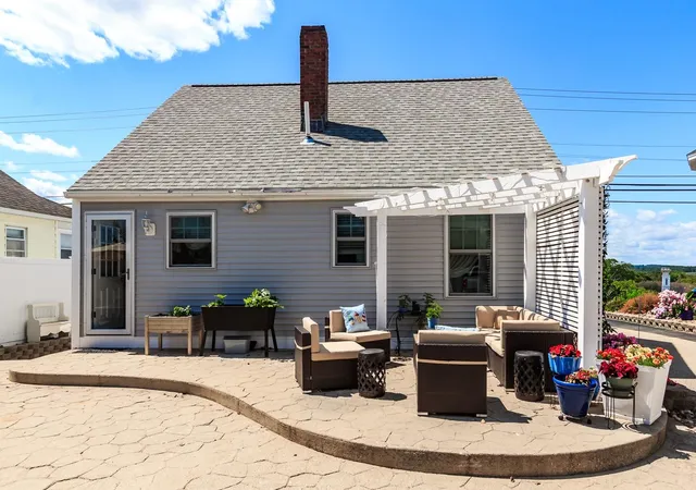 Photo 3 of Sale Pending at 212 Ocean Blvd, Seabrook, NH 03874 | MLS# 5105248 | Listing updated on 2026-09-28