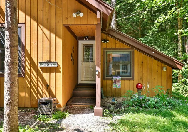 Photo 2 of Single family home for sale at 253 Lookout Rd, Pittsfield, VT 05762 | MLS# 5105259 | Listing updated on 2026-08-25