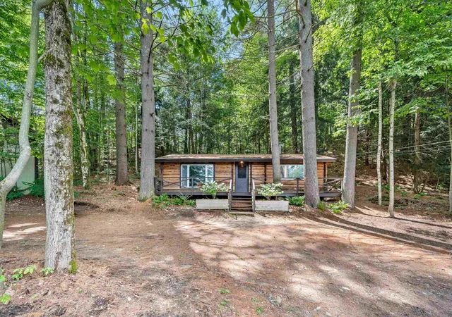 Photo 2 of Single family home for sale at 17 Middle Pines Rd, Warren, VT 05674 | MLS# 5105269 | Listing updated on 2026-09-15
