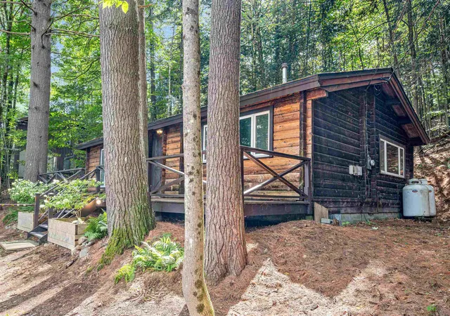 Photo 3 of Single family home for sale at 17 Middle Pines Rd, Warren, VT 05674 | MLS# 5105269 | Listing updated on 2026-09-15