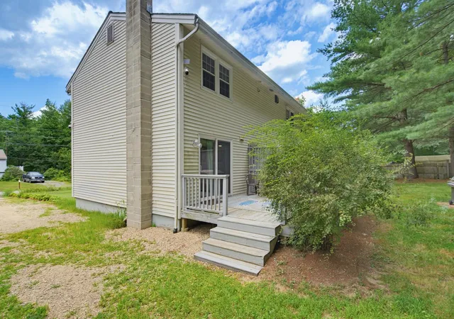 Photo 3 of Townhouse for sale at 10 Woodburn Dr #C, Litchfield, NH 03052 | MLS# 5105278 | Listing updated on 2026-09-17