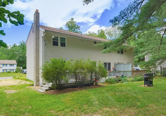 Photo 3 of Townhouse for sale at 10 Woodburn Dr #C, Litchfield, NH 03052 | MLS# 5105278 | Listing updated on 2026-10-22