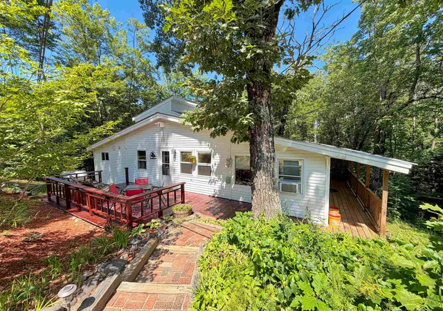 Photo 1 of Single family home for sale at 140 Mountain View Dr, Conway, NH 03818 | MLS# 5105281 | Listing updated on 2026-09-04