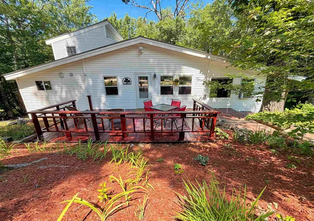 Photo 2 of Single family home for sale at 140 Mountain View Dr, Conway, NH 03818 | MLS# 5105281 | Listing updated on 2026-09-04