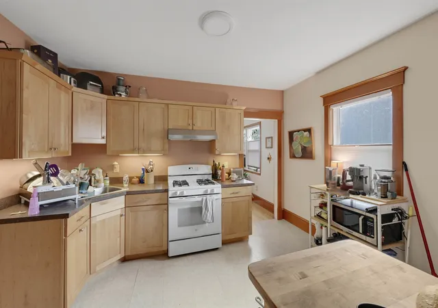 Photo 3 of House for sale at 71 Drew St, Burlington, VT 05401 | MLS# 5105288 | Listing updated on 2026-10-05