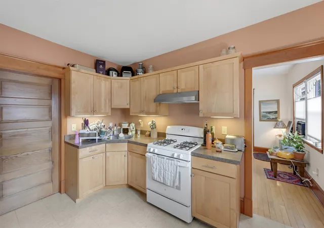 Photo 4 of House for sale at 71 Drew St, Burlington, VT 05401 | MLS# 5105288 | Listing updated on 2026-10-05