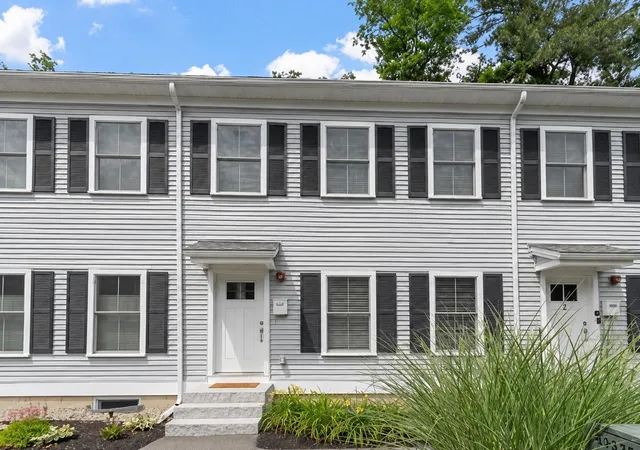 Photo 3 of Townhouse for sale at 88 Silver St #3, Dover, NH 03820 | MLS# 5105292 | Listing updated on 2026-09-15