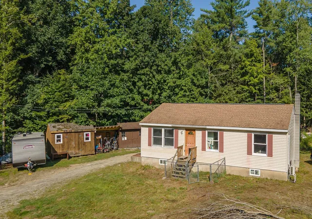 2nd image of 12 Rabbit Hollow Rd, Winchester, NH 03470 | MLS# 5105294