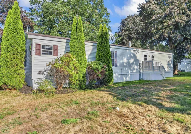 Photo 3 of Manufactured home for sale at 110 Blackberry Pl, Kittery, ME 03904 | MLS# 5105322 | Listing updated on 2026-08-17