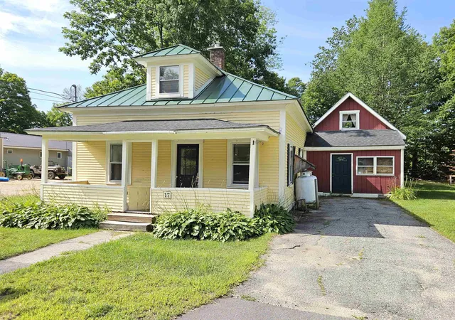 1st image of 17 West St, Lincoln, NH 03251 | MLS# 5105329