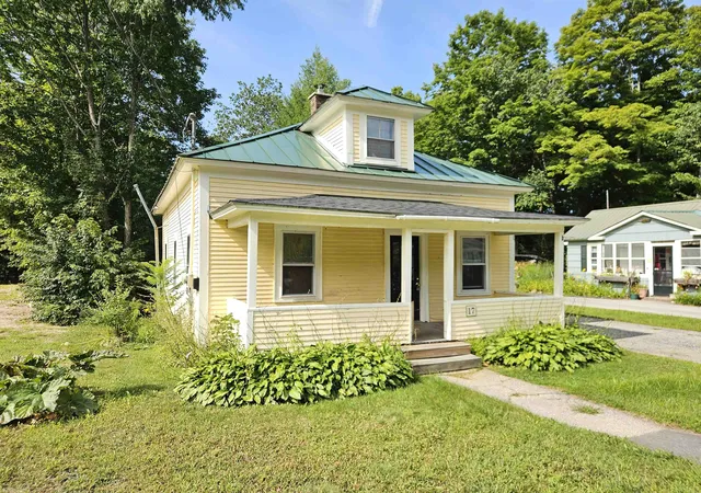 2nd image of 17 West St, Lincoln, NH 03251 | MLS# 5105329