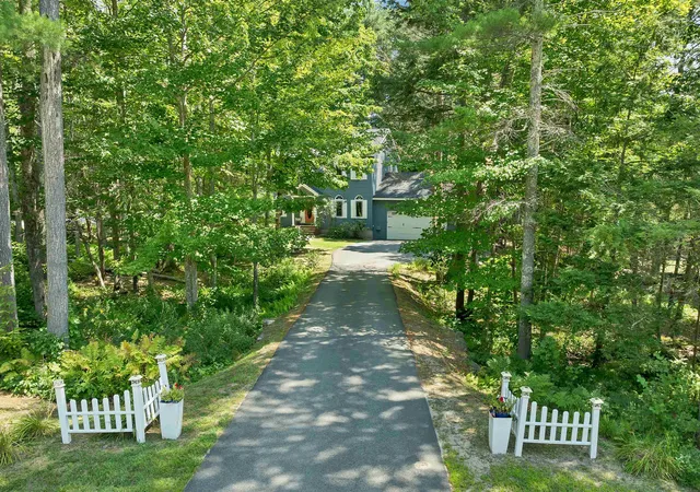 2nd image of 6 Eagle Tr, Wolfeboro, NH 03894 | MLS# 5105342