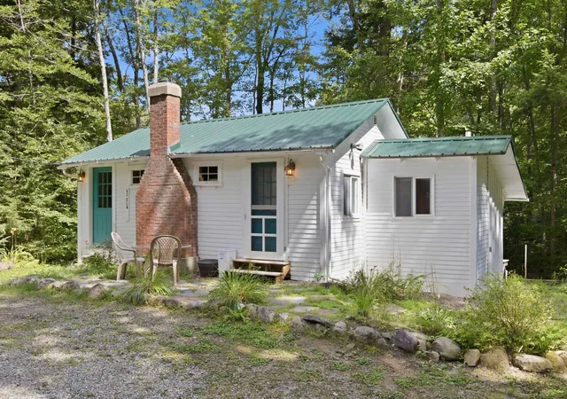 4th image of 43-45 Elm St, Bristol, NH 03222 | MLS# 5105345