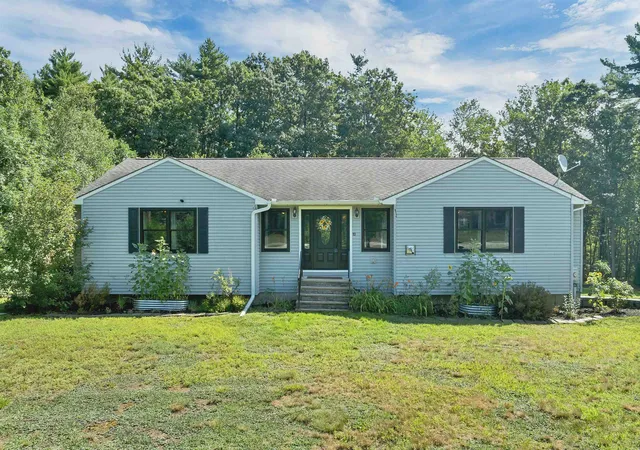 Photo 1 of Sale Pending at 10 Pinewood Dr, Somersworth, NH 03878 | MLS# 5105353 | Listing updated on 2026-08-24