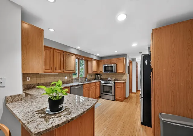 Photo 3 of Sale Pending at 3 Farrwood Rd, Windham, NH 03087 | MLS# 5105355 | Listing updated on 2026-08-20