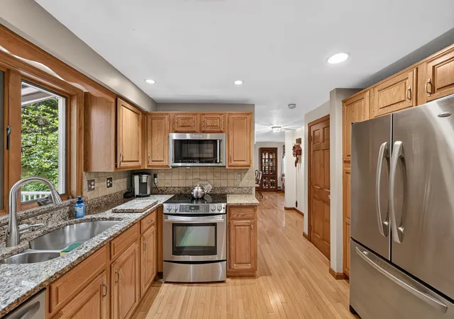 Photo 3 of Sale Pending at 3 Farrwood Rd, Windham, NH 03087 | MLS# 5105355 | Listing updated on 2026-08-20