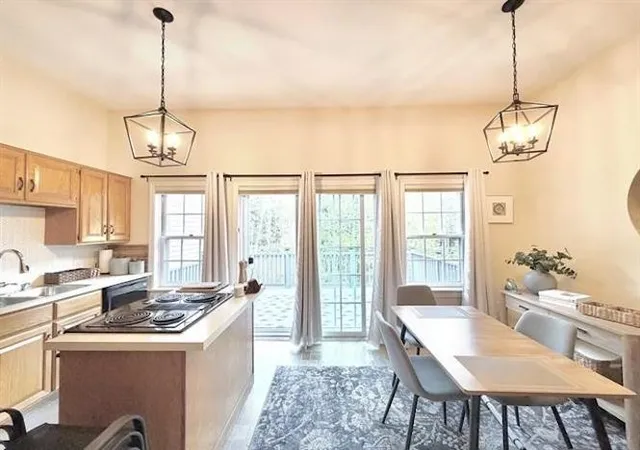 Photo 2 of Townhouse for sale at 121 Townhouse Wy #20, Woodstock, VT 05091 | MLS# 5105357 | Listing updated on 2026-09-13