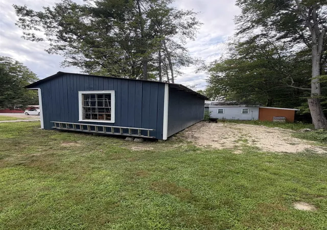 3rd image of 55 Fourth St, Bristol, NH 03222 | MLS# 5105359