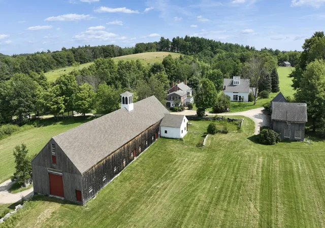 Photo 4 of Single family home for sale at 37 Old County Farm Rd, Wilton, NH 03086 | MLS# 5105366 | Listing updated on 2026-08-24