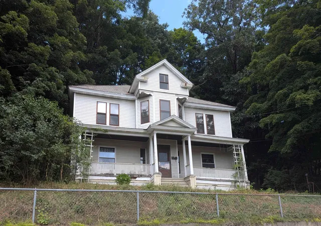Photo 1 of Single family home for sale at 207 Elliot St, Brattleboro, VT 05301 | MLS# 5105369 | Listing updated on 2026-09-16