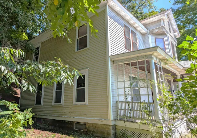 Photo 3 of Single family home for sale at 207 Elliot St, Brattleboro, VT 05301 | MLS# 5105369 | Listing updated on 2026-09-16