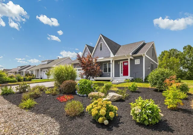 3rd image of 48 Sunningdale Dr, Somersworth, NH 03878 | MLS# 5105375