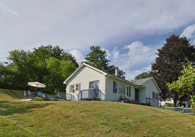 Photo 3 of Single family home for sale at 25 Ridge View Rd, White River Junction, VT 05001 | MLS# 5105377 | Listing updated on 2026-08-24