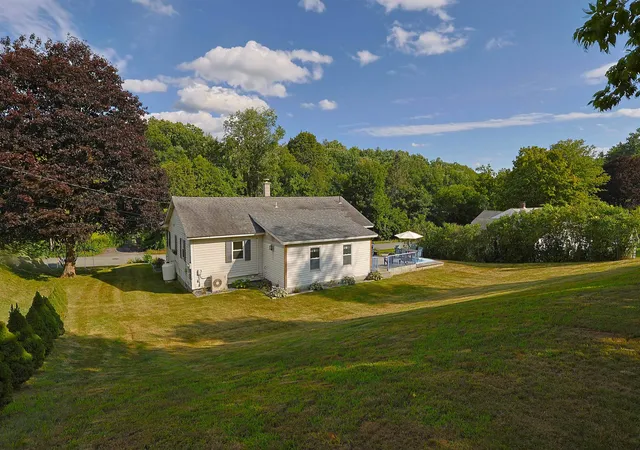 Photo 4 of Single family home for sale at 25 Ridge View Rd, White River Junction, VT 05001 | MLS# 5105377 | Listing updated on 2026-08-24