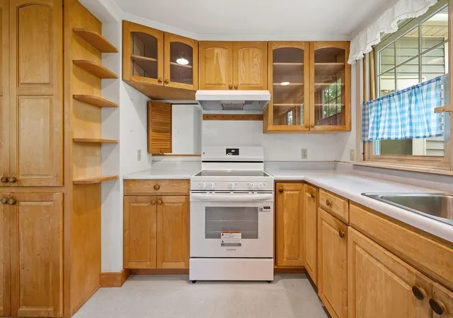 Photo 3 of Single family home for sale at 11 Edgewood St, Claremont, NH 03743 | MLS# 5105402 | Listing updated on 2026-10-07